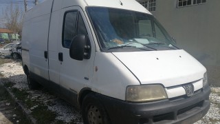 Задържаха двама мъже за трафик на 29 мигранти край Любимец