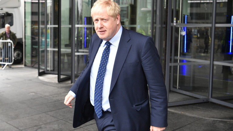 Премиерът на Великобритания Борис Джонсън отхвърли обвинения, че с езика