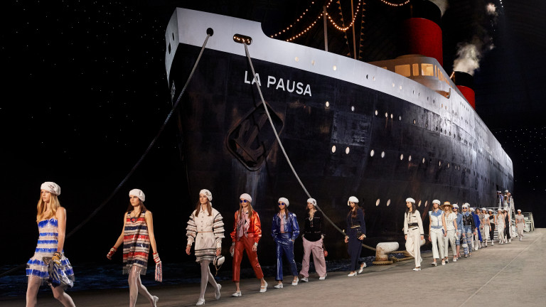 На круизния кораб на Chanel