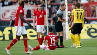 Минути преди началото на мача от полуфиналите за Купата на