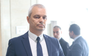 Костадинов скочи на Фейк-16 и на бившия военен министър "Каракачамаков"