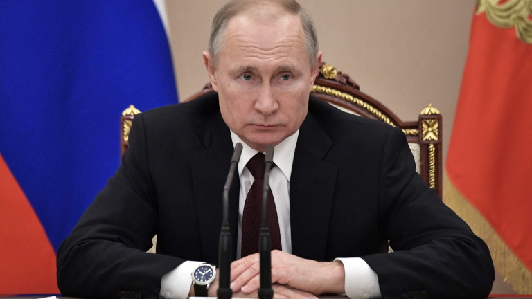 Путин нареди да се заделят допълнителни средства за ремонта на къщи и пътища в Крим