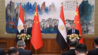 Външният министър на Китай Ван И египетският му колега Бадр