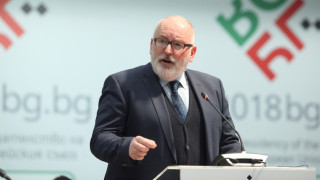 Тимерманс не смята, че Русия притиска пазара на газ в Европа