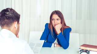 Какво всъщност отблъсква работодателите на интервюто с кандидатите за обявената