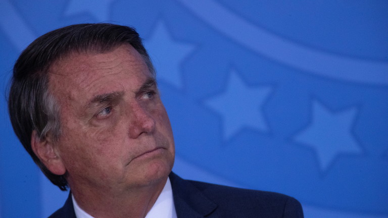 Бразилският президент Жаир Болсонару отрича да е молил своя американски