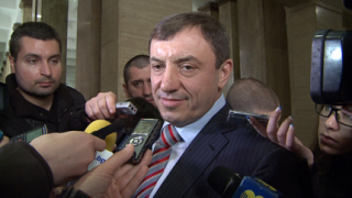 Прокурор Костов карал Ал. Петров да лъже за Станишев