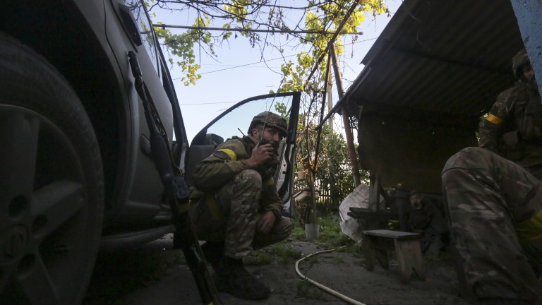 Продължават сраженията в Северодонецк, въпреки че руските военни се опитаха