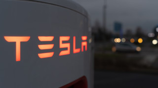 Компанията за електромобили Tesla преговаря с италианското правителство за производство