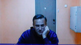  Изпратиха Навални в карцера поради разкопчано копче 