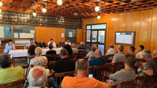 Заместник министърът на земеделието Стефан Бурджев проведе работна среща със земеделци