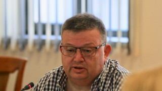 Цацаров обяснява пред ресорната комисия за ефира на БНР