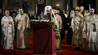 Българският патриарх Даниил отслужи празничната златоустова света литургия в катедралния