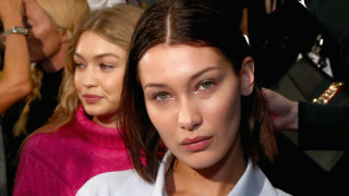 Докато повечето момичета се кипрят с обувки на високи токчета