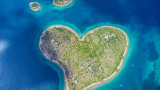 Хърватски остров във формата на сърце се продава за $13 милиона