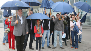 Калфин разпъна чадър срещу тормоза с дипломите