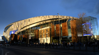 Лондонският Тотнъм стана първият клуб във Висшата лига който се