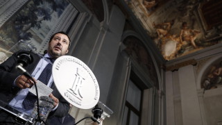 Две популистки партии в Италия се опитват да сключат споразумение