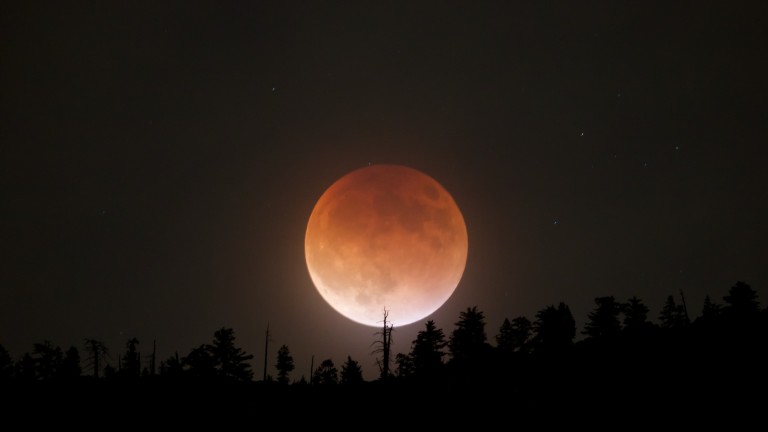 Рядко космическо събитие на 31 януари - кървава синя супер Луна
