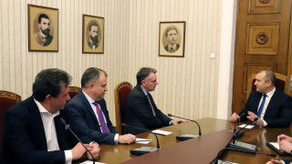 Настояват пред Румен Радев: Нуждаем се от критични журналисти и качествени новини