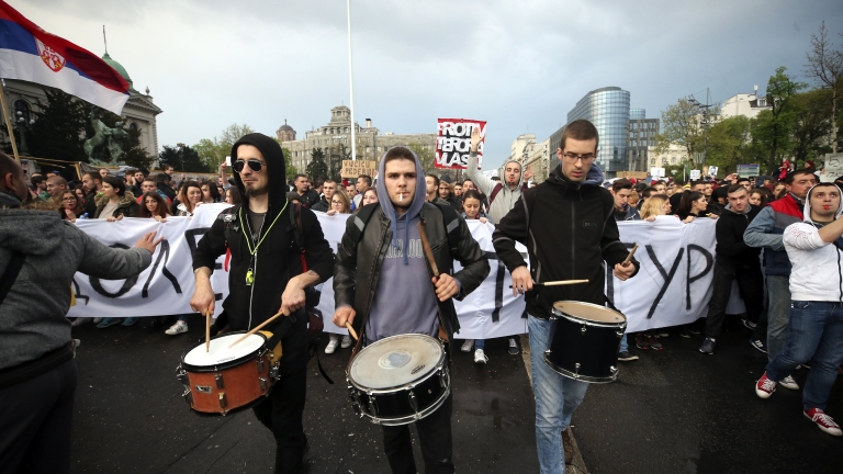 Хиляди студенти протестираха срещу Вучич и диктатурата