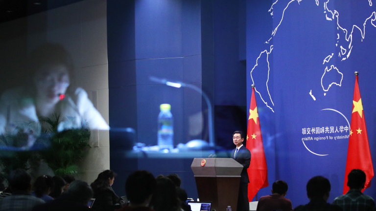 Китай нарече икономическия съветник на Белия дом "лъжец"