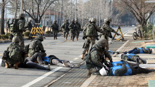 Инцидент на военно учение рани 15 души в Южна Корея