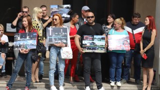 В Божурище отново излязоха на протест в защита на кмета