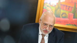 Служебният министър на културата Велислав Минеков обяви че ще изчака