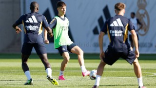 Турският талант Арда Гюлер поднови тренировки с Реал Мадрид Халфът лекуваше
