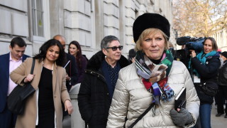 Трима депутати от Консервативната партия са подали оставка от партията