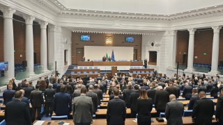 Депутатите с декларации от трибуната на Народното събрание почетоха паметта