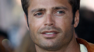 IMDB: Рожден ден - 15 май (Дейвид Шарве)