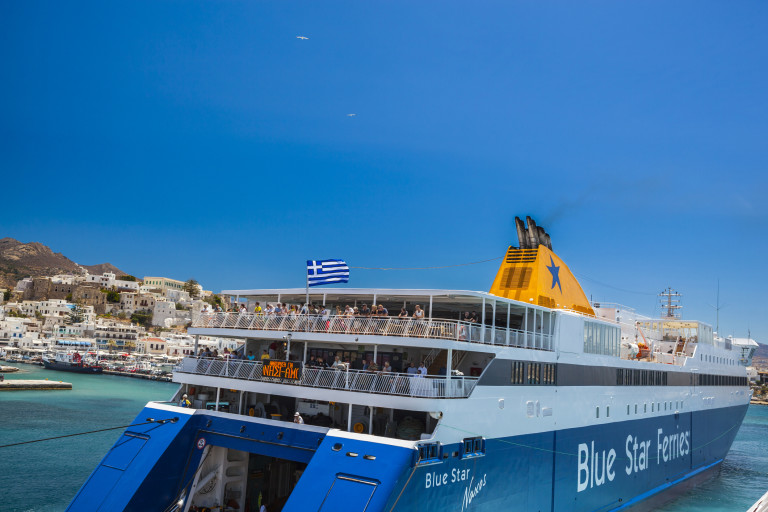 Фериботът придава спомагателна оцветеност на почивката ни