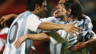 Аржентина среща Мексико на полуфиналите