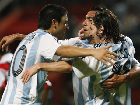 Аржентина среща Мексико на полуфиналите