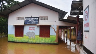 Свлачища и наводнения предизвикани от проливни мусонни дъждове в североизточната