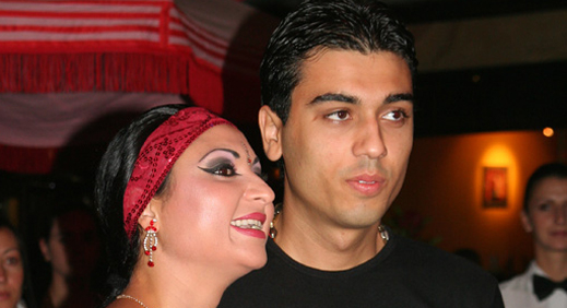 Софи Маринова вдига пищна сватба, жени се за доведения си син