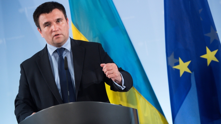 Външният министър на Украйна привика посланика си в Сърбия