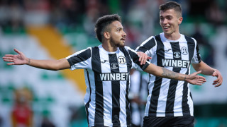 Бившият футболист на Локомотив Пловдив Джовани официално бе представен като