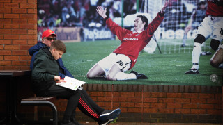 Феновете на Манчестър Юнайтед изразиха надеждата си че отборът ще