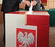 Топи се разликата между Коморовски и Качински
