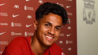 Фабио Карвальо бе официално представен като ново попълнение на Ливърпул