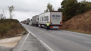 Катастрофа затруднява трафика за ГКПП Лесово в района на град