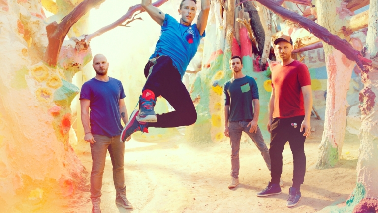 Coldplay пуснаха ново свежо видео 