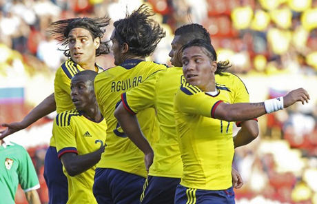 Супер Фалкао изригна и прати Колумбия на 1/4 финал