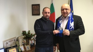 Министърът на младежта и спорта Красен Кралев получи пожизнена членска
