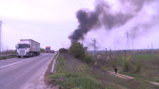 Пожар горя опасно близо до карловското село Войнягово Всички налични
