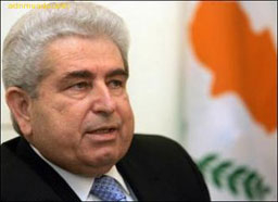 Президентът на Кипър иска оставките на всички министри