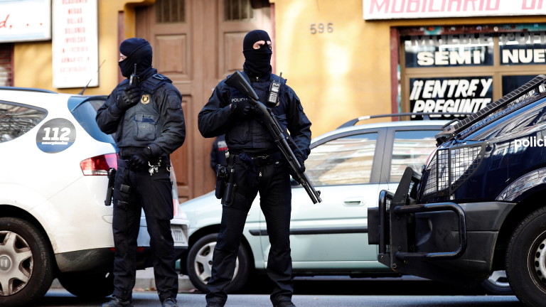 Полицията в Испания в сътрудничество с Европол разби криминална група,